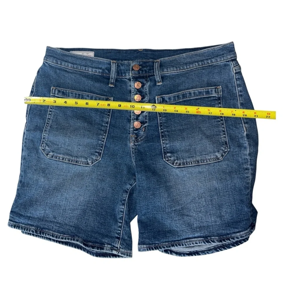 Gap 5” Mid Rise Girlfriend Denim Blue Shorts Exposed Button Fly Women’s Size 14R
